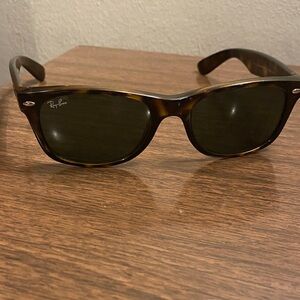 Ray-Ban New Wayfarer Brown Sunglasses